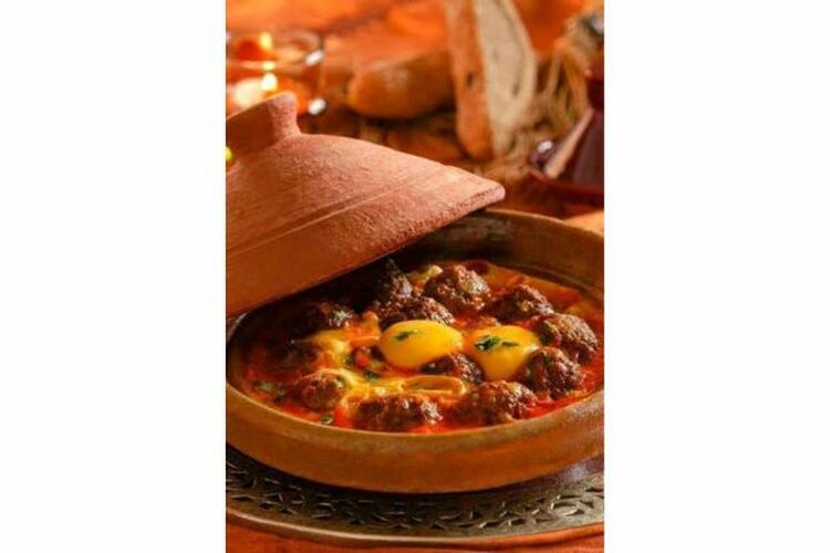 Tagine de poulet aux olives – Human Restaurant Villecroze-les-Grottes