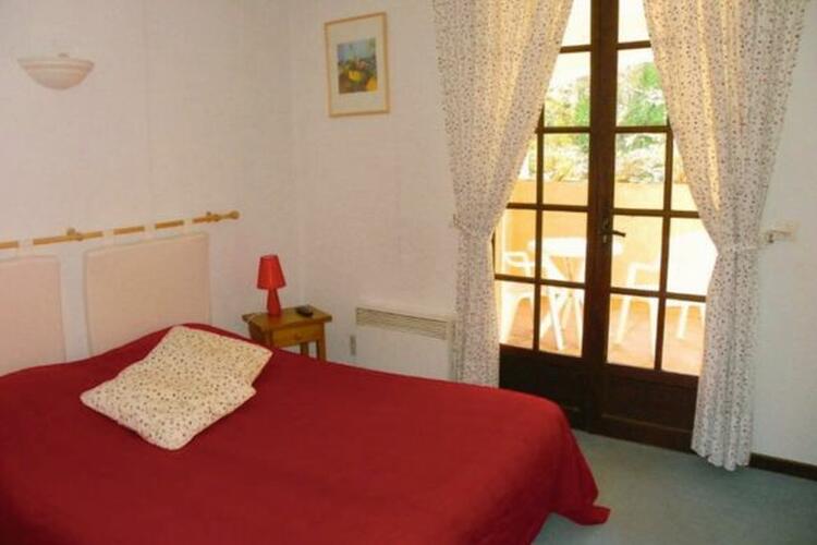 Chambre triple avec terrasse – Human Hotel Restaurant proche Verdon