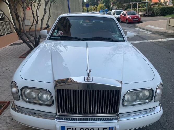 Voiture de collection pour arrivée d’invités – Human Hôtel Villecroze-les-Grottes proche Brignoles